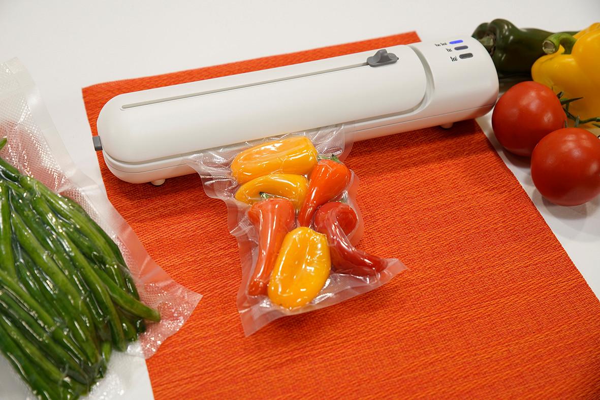 STARLYF Vacuum Sealer - Kit complet, machine sous vide pour aliments, 140 watts, largeur du rouleau 20 cm, incluant 20 sacs, 2 rouleaux de mise sous vide et des recettes  