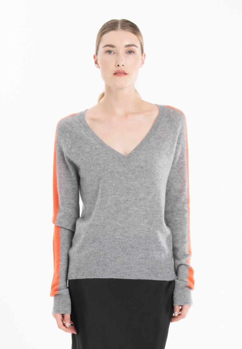 Studio Cashmere8  RIA 1 Maglia con scollo a V e banda sulle maniche - 100% cashmere 