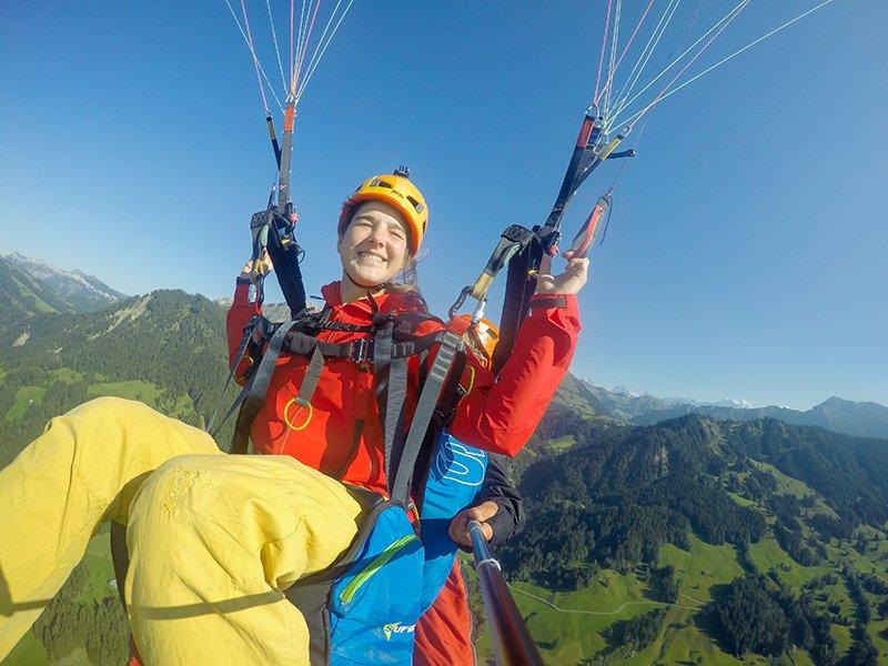 Smartbox  Émotions en haute altitude : 1 journée de vol en parapente en tandem - Coffret Cadeau 