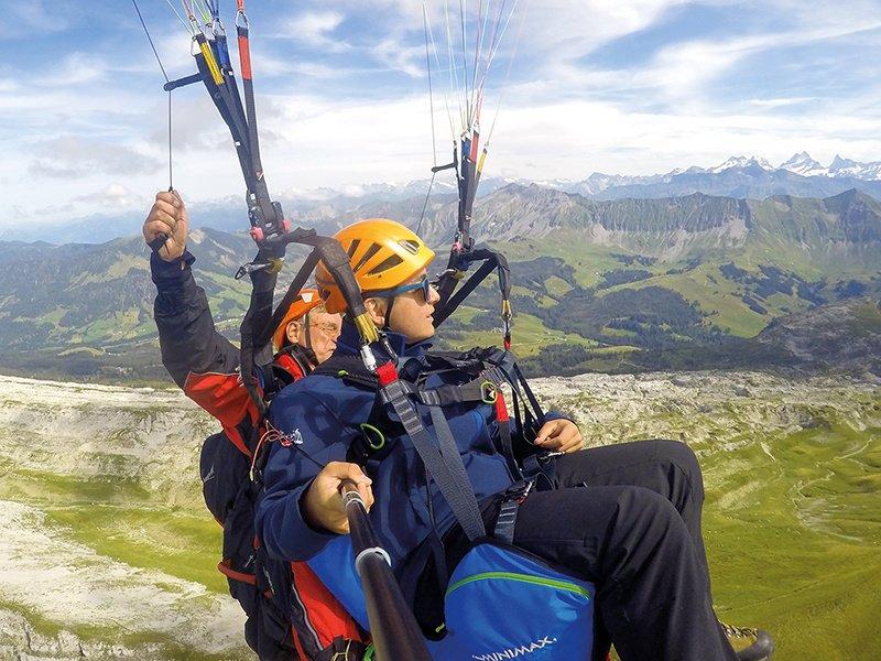 Smartbox  Émotions en haute altitude : 1 journée de vol en parapente en tandem - Coffret Cadeau 