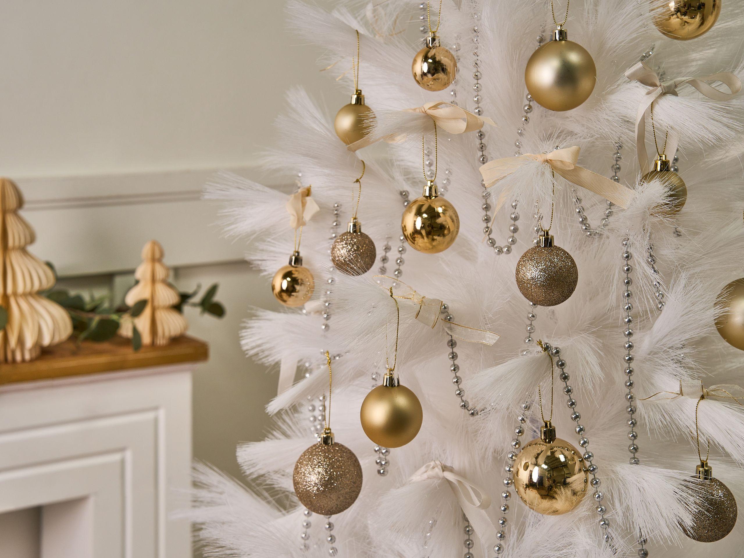 Beliani Set di 60 palline decorative en Materiale sintetico Classico TYIN  