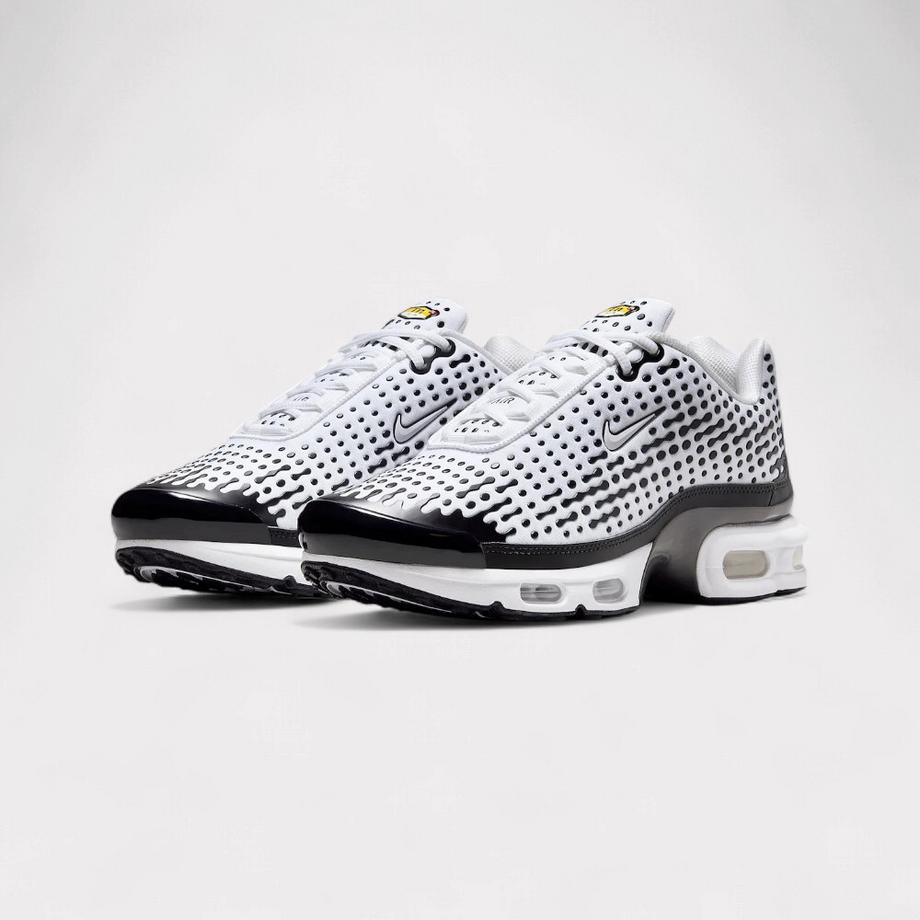 NIKE Air Max Plus VII Sneakers  