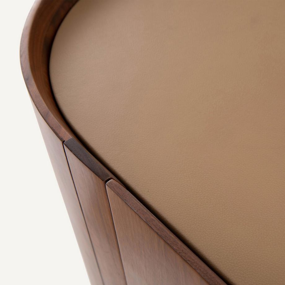 AM.PM  Sideboard aus Nussbaum 