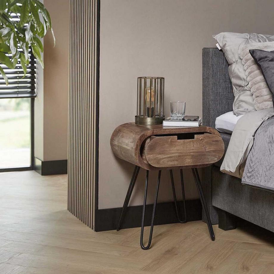 mutoni Comodino Barrel in legno di mango sabbia  