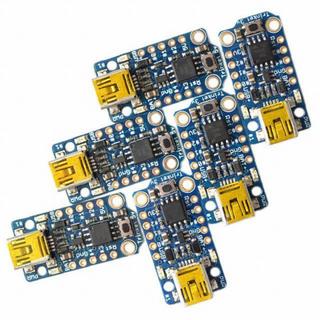 Adafruit  Lot de 6 trinkets (3 x 3.3 V et 3 x 5 V) 