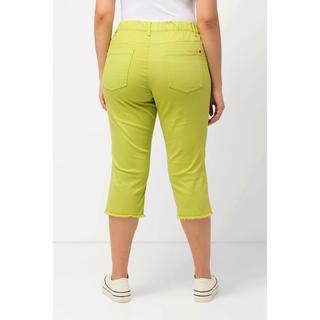 Ulla Popken  Pantaloni Capri a 7/8 modello Sienna in tessuto elasticizzato con orli sfrangiati e taglio della gamba aderente 