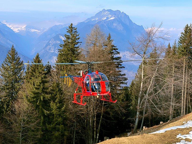 Smartbox  Emozioni ad alta quota in Ticino: volo panoramico in elicottero di 30 minuti - Cofanetto regalo 