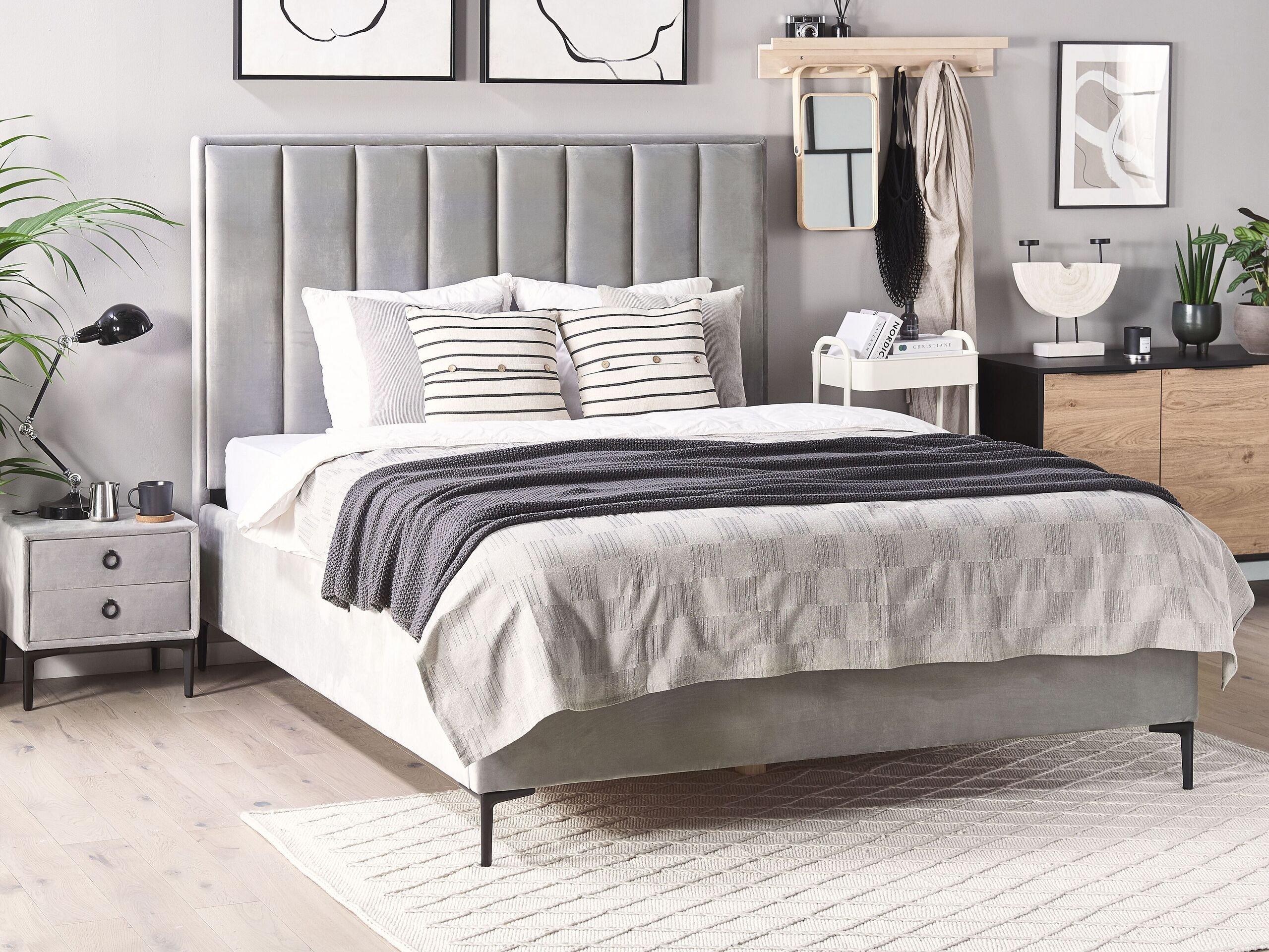 Beliani Bett mit Lattenrost aus Samtstoff Modern SEZANNE  