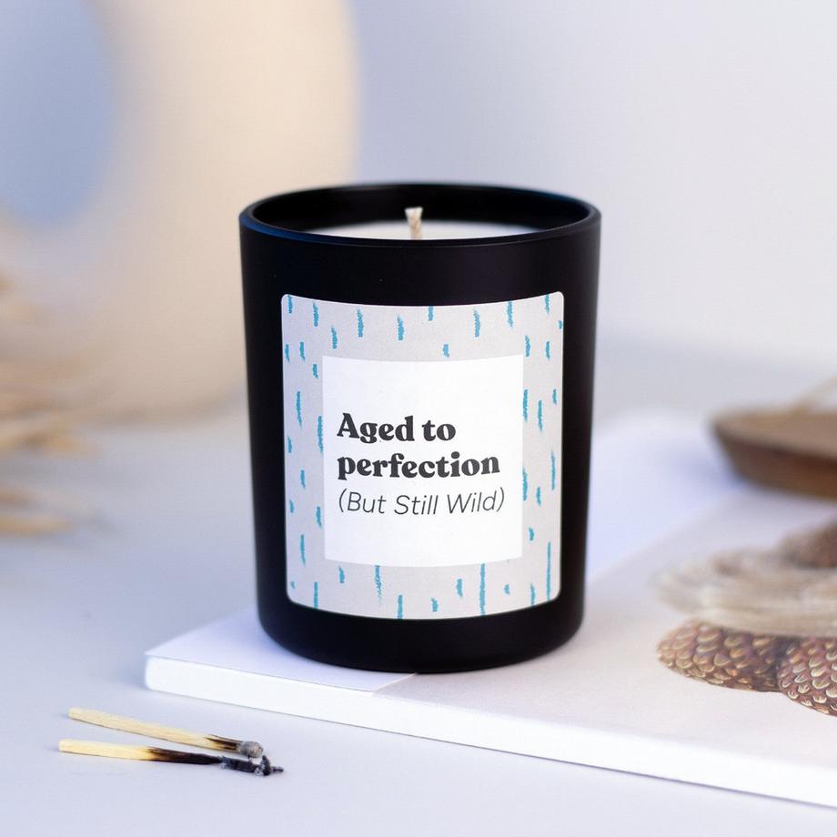 CandleHand Duftkerze Woody Aged to perfection  