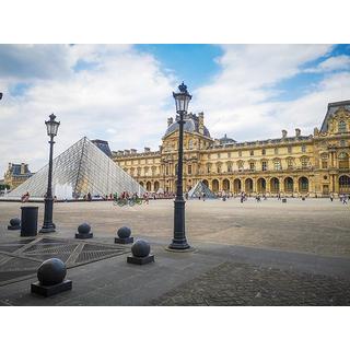 Smartbox  Visite guidée combinée de la tour Eiffel et du Louvre avec croisière sur la Seine - Coffret Cadeau 