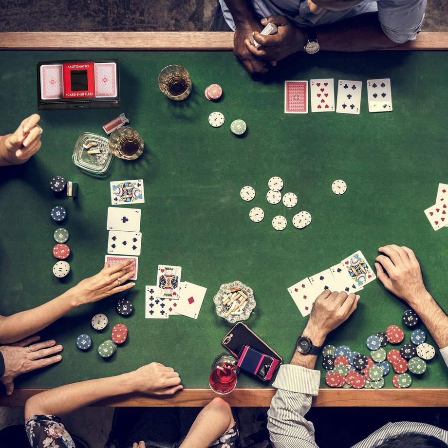 B2X  Elektrischer Kartenmischer für 2 Decks 