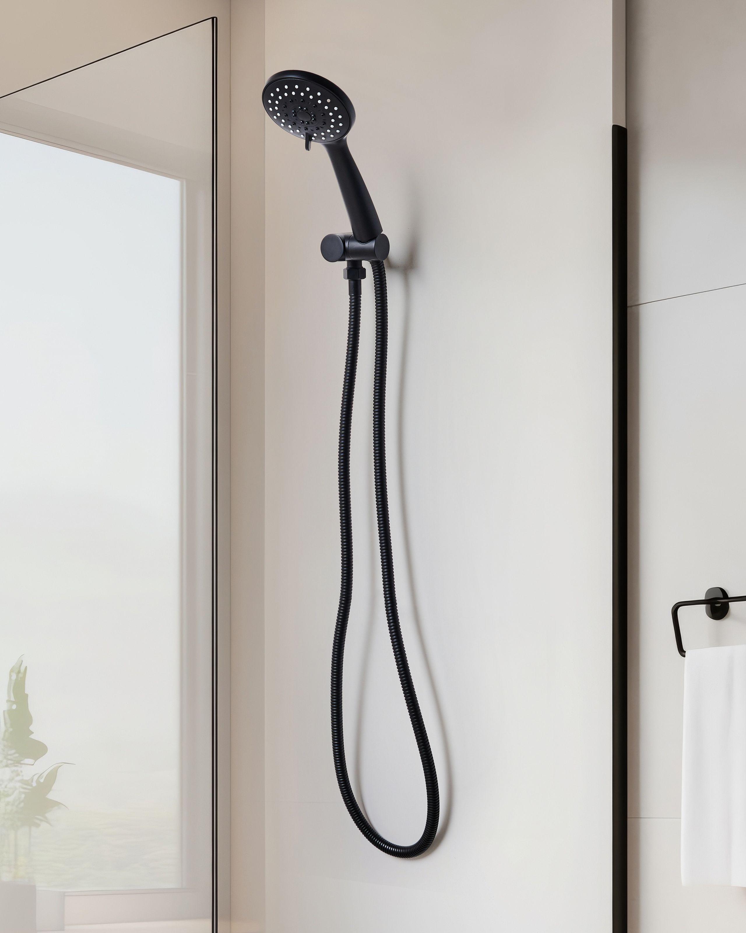 Beliani Kit de pommeau de douche avec tuyau flexible en ABS (matière synthétique durable) Traditionnel TAMUSHAL  