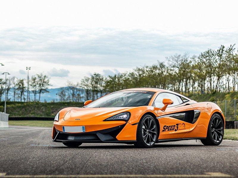 Smartbox  2 Runden am Steuer eines McLaren 540C auf der Rennstrecke Anneau du Rhin - Geschenkbox 