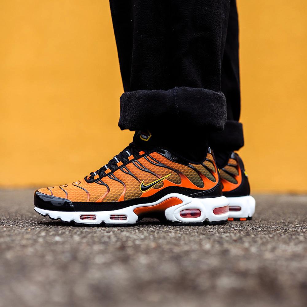 NIKE  Air Max Plus - Safety Orange 