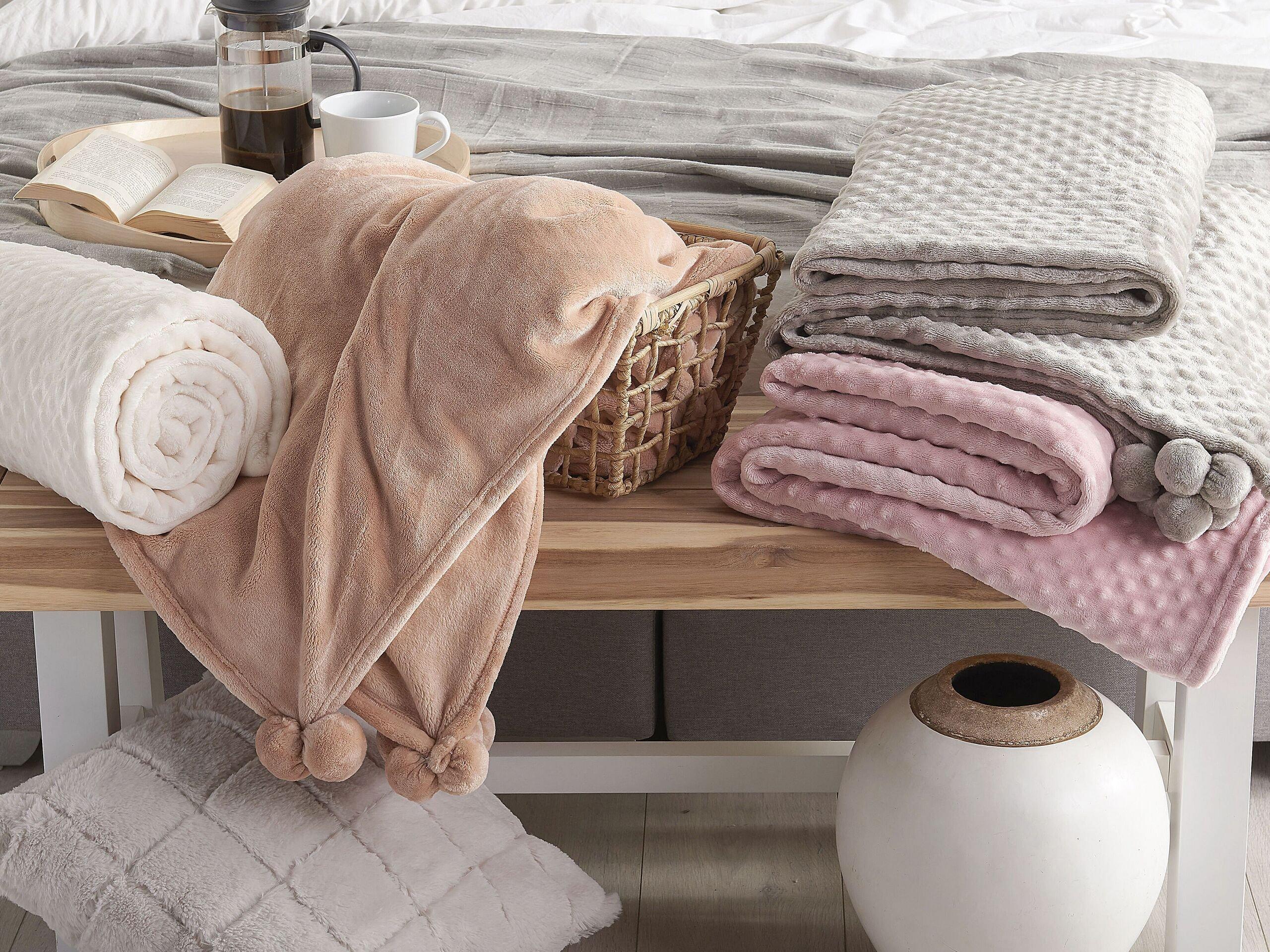 Beliani SAMUR Couverture Douillette Scandinave en Polyester  