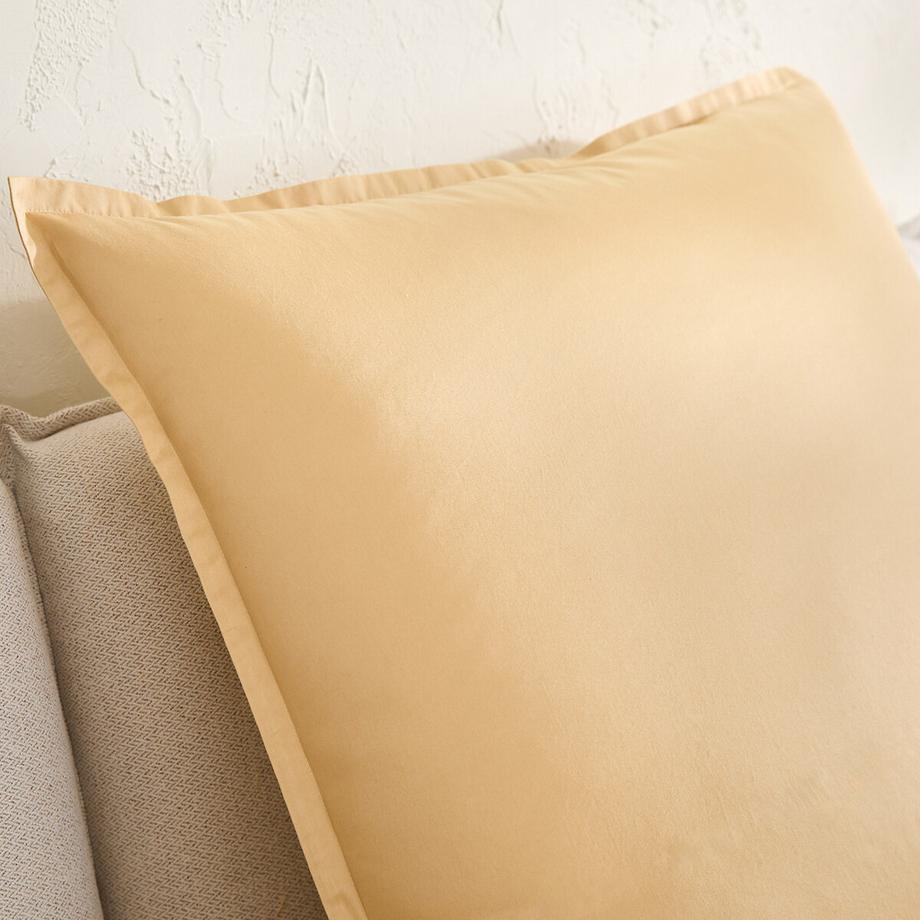 AM.PM Saria Kissenbezug aus gewaschenem Baumwollsatin  