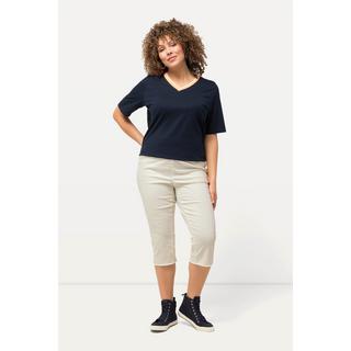 Ulla Popken  Pantaloni Capri a 7/8 modello Sienna in tessuto elasticizzato con orli sfrangiati e taglio della gamba aderente 