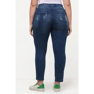 Ulla Popken  Jeans modello Sarah con taglio aderente a cinque tasche ed effetto sdrucito 