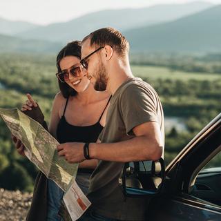 Geschenkidee  Überraschungs-Roadtrip durch Europa, 2 Tage unter der Woche (für 2 Personen) 