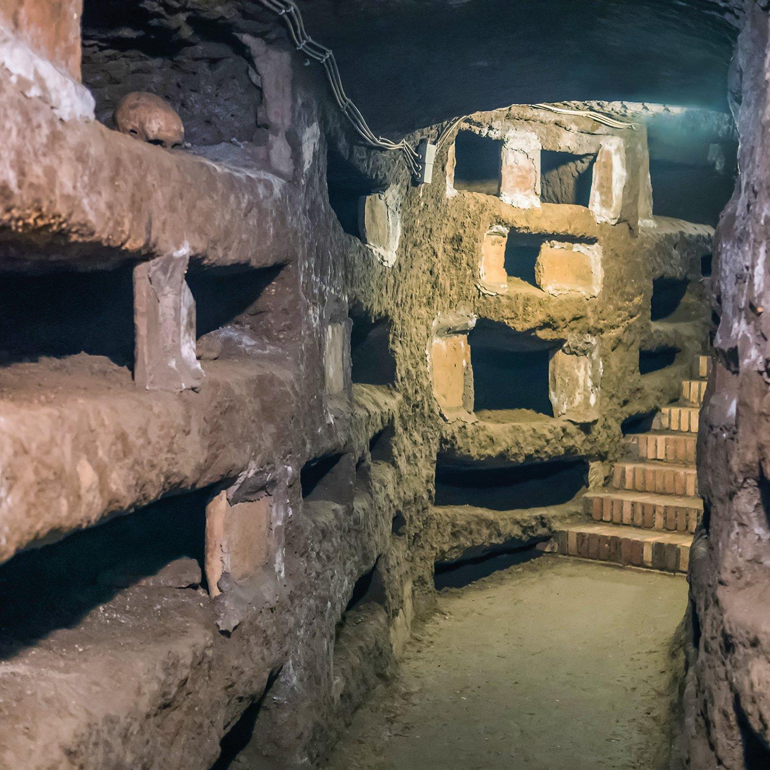Image of Unterirdisches Rom: Tour Durch Die Krypten Und Katakomben Der Ewigen Stadt Für 2 Personen - Geschenkbox Unisex