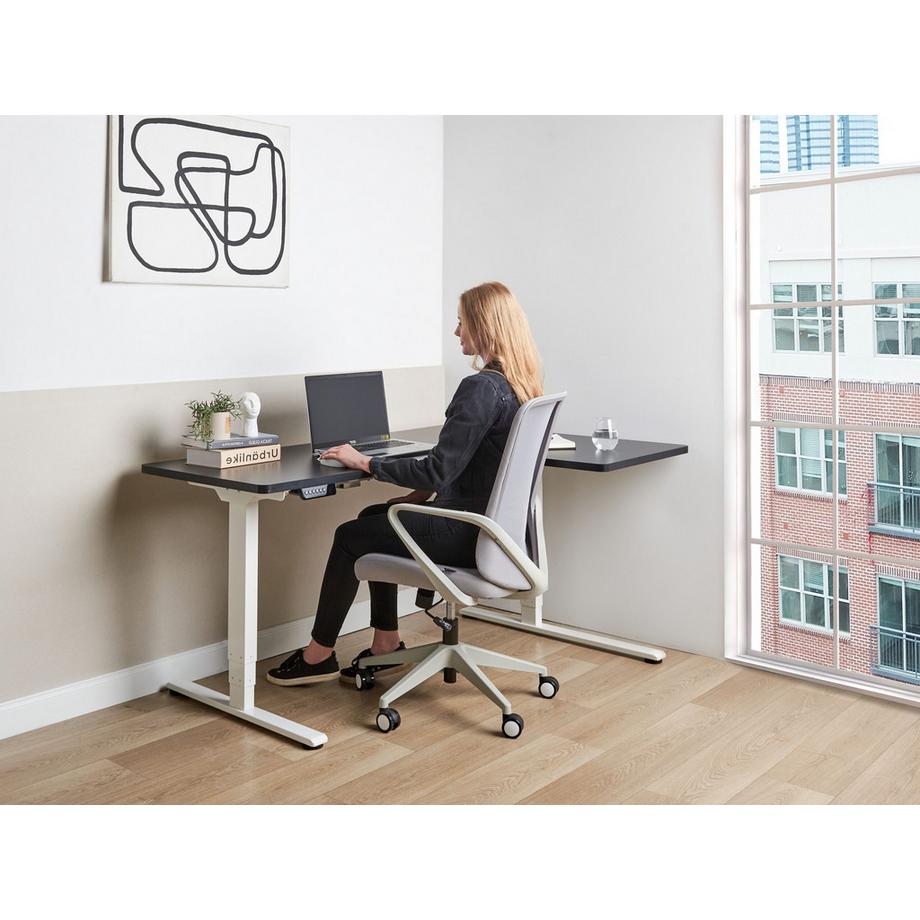 Beliani Eckschreibtisch elektrisch höhenverstellbar aus Faserplatte Modern DESTINES  