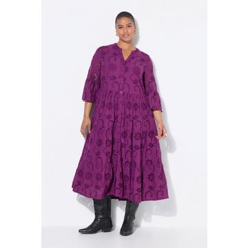 Maxi abito con ricami traforati, volant e maniche a 3/4