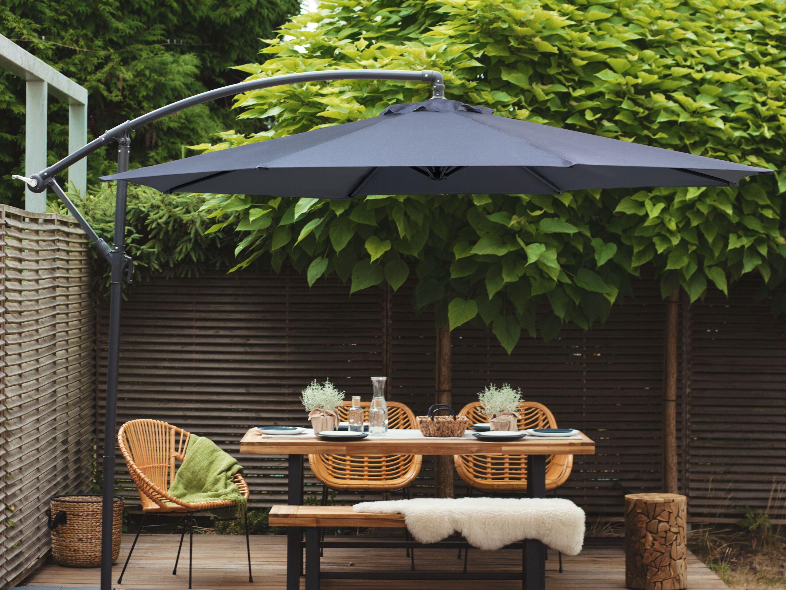 Beliani Parasol suspendu en Tissu RAVENNA  