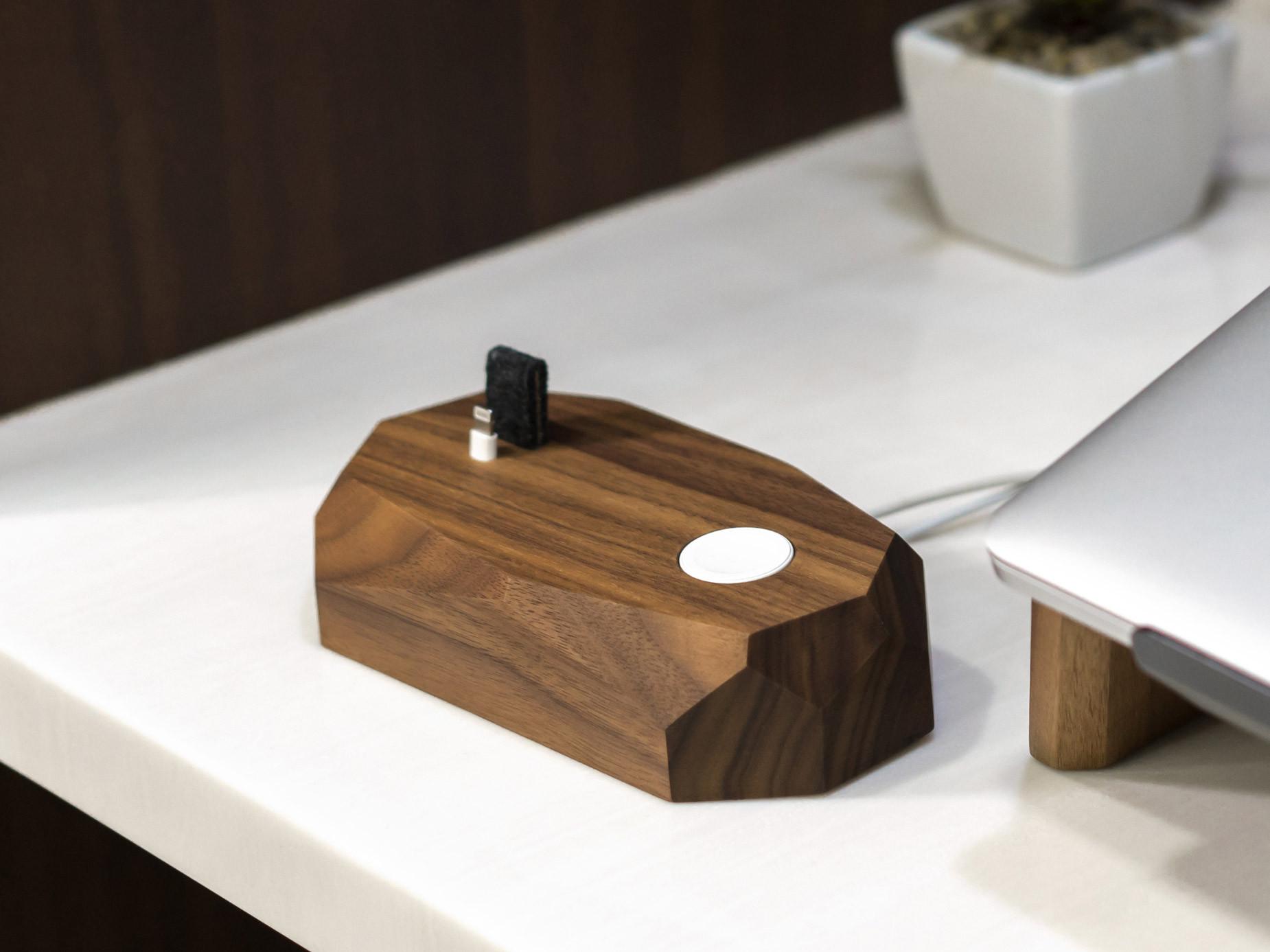 Oakywood  Combo Dock - Dockingstation aus Holz - zum Aufladen von iPhone und Apple Watch 