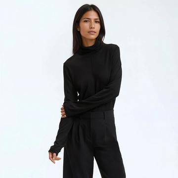 Rollkragenpullover aus Feinstrick