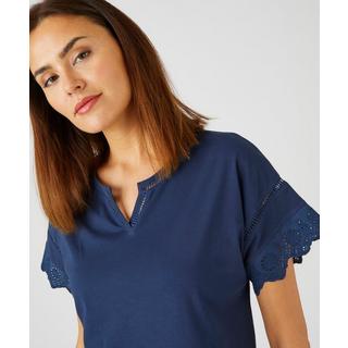 Damart  Tee-shirt broderies anglaises en pur coton biologique. 