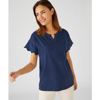 Damart  Tee-shirt broderies anglaises en pur coton biologique. 