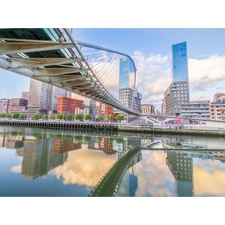 Smartbox  Bilbao in 1 o 2 notti con Museo Guggenheim e tour della costa basca - Cofanetto regalo 