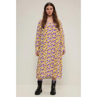 Studio Untold  Robe maxi trapèze à imprimé intégral. Décolleté en V, patte de boutonnage 