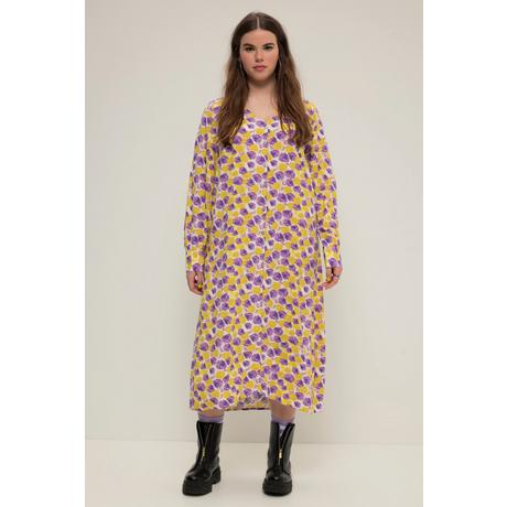 Studio Untold  Robe maxi trapèze à imprimé intégral. Décolleté en V, patte de boutonnage 