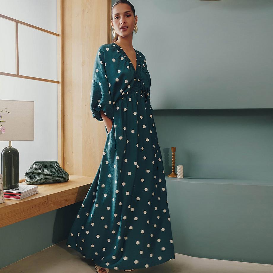 Langes Kleid mit Punkten