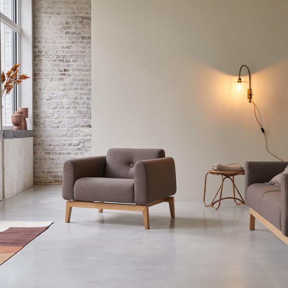 Tikamoon Fauteuil en chêne massif et tissu marron Bjorn  