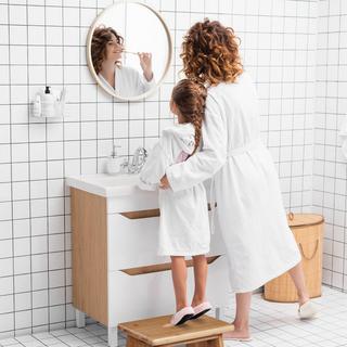 B2X Repose-pieds en bambou avec poignée  