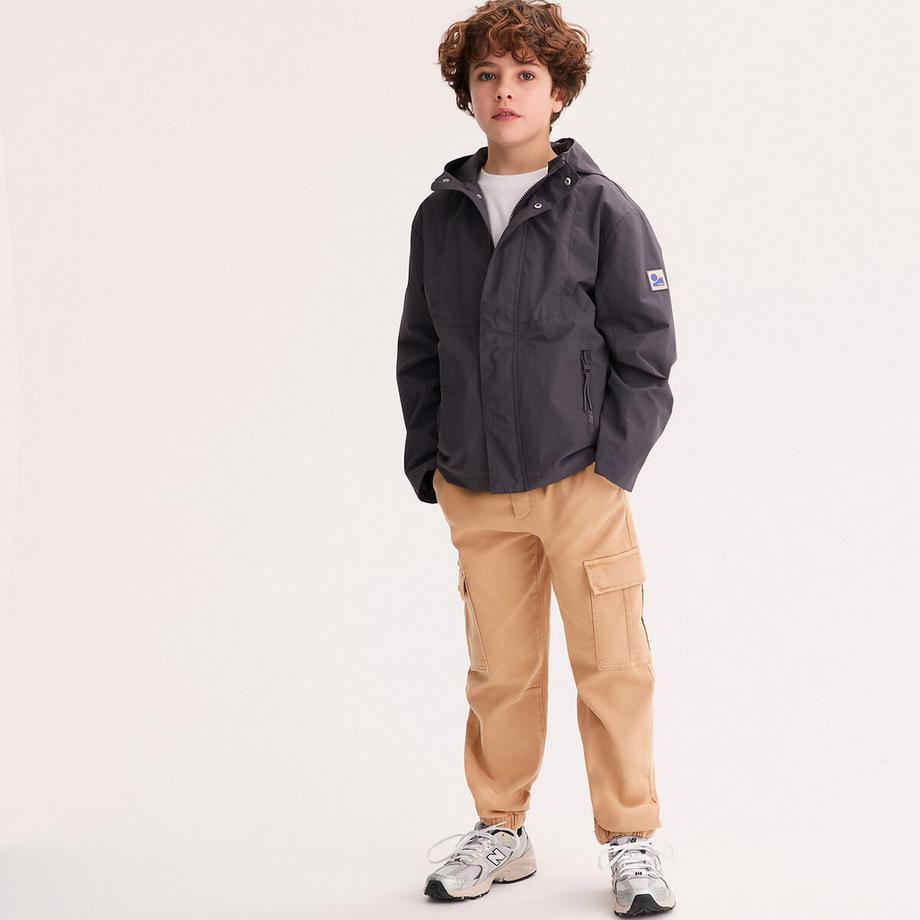 Windjacke mit Kapuze