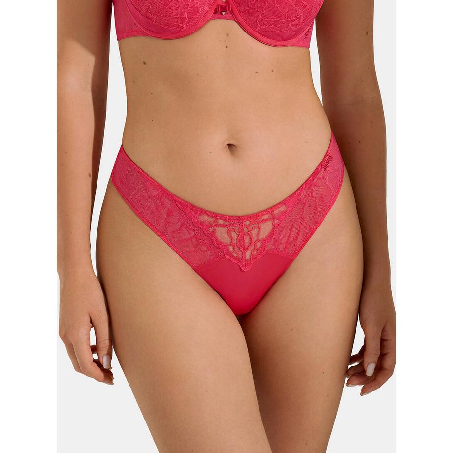 Brésilien échancré Naty