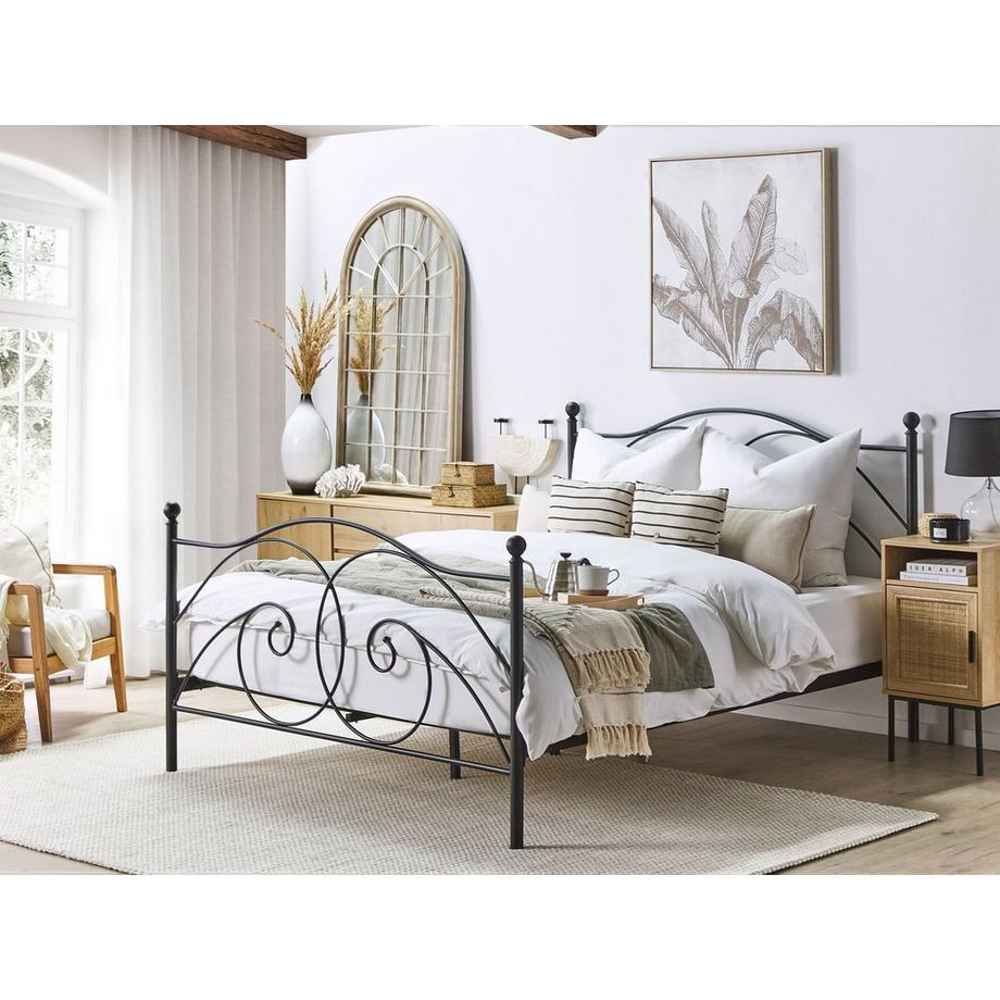 Beliani Lit à lattes en Acier Rétro DINARD  