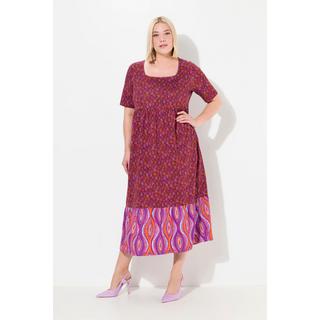 Ulla Popken  Robe en jersey à mélange de motifs avec décolleté carré et manches courtes 