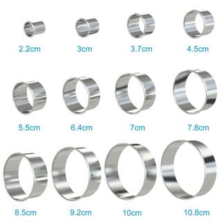 Intirilife Ensemble de 12 emporte-pièces en Argent avec boîte de rangement  