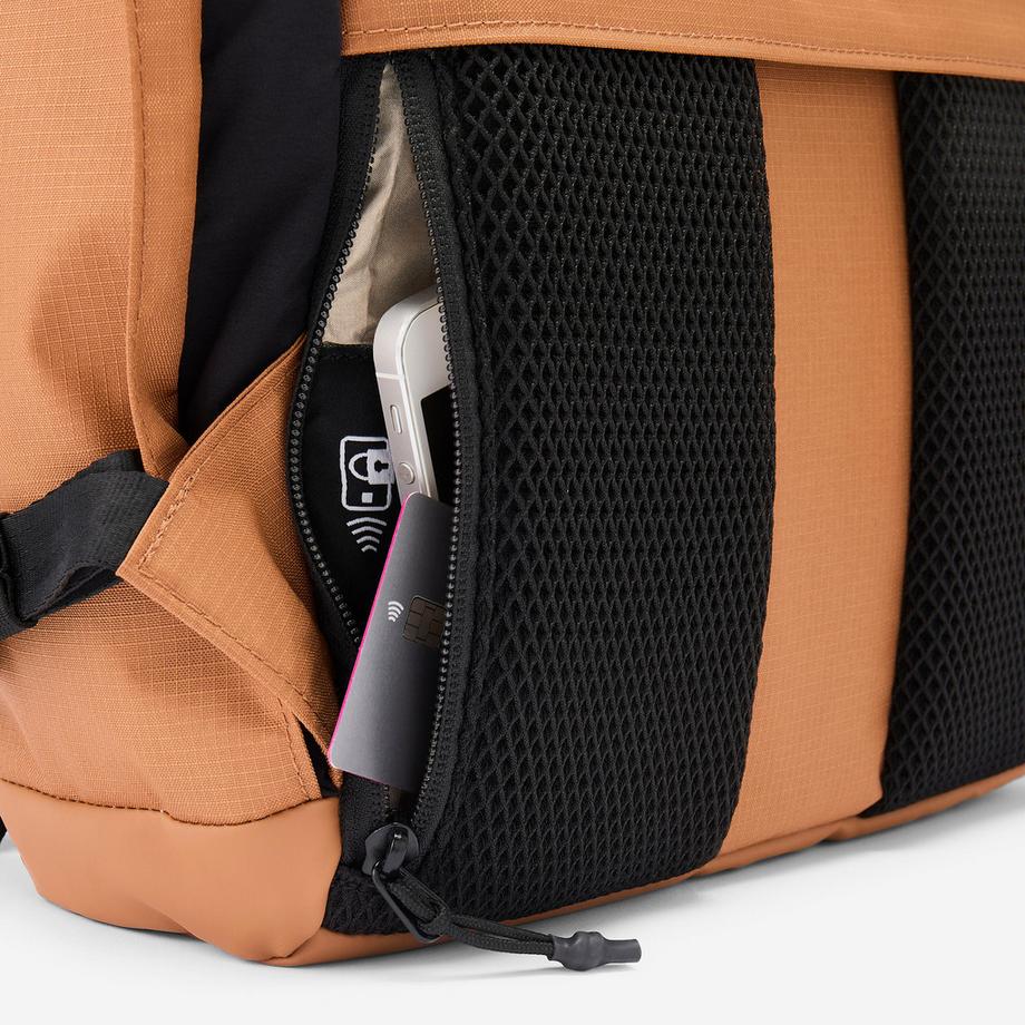 DECATHLON  Zaino ripstop con scomparto per computer 