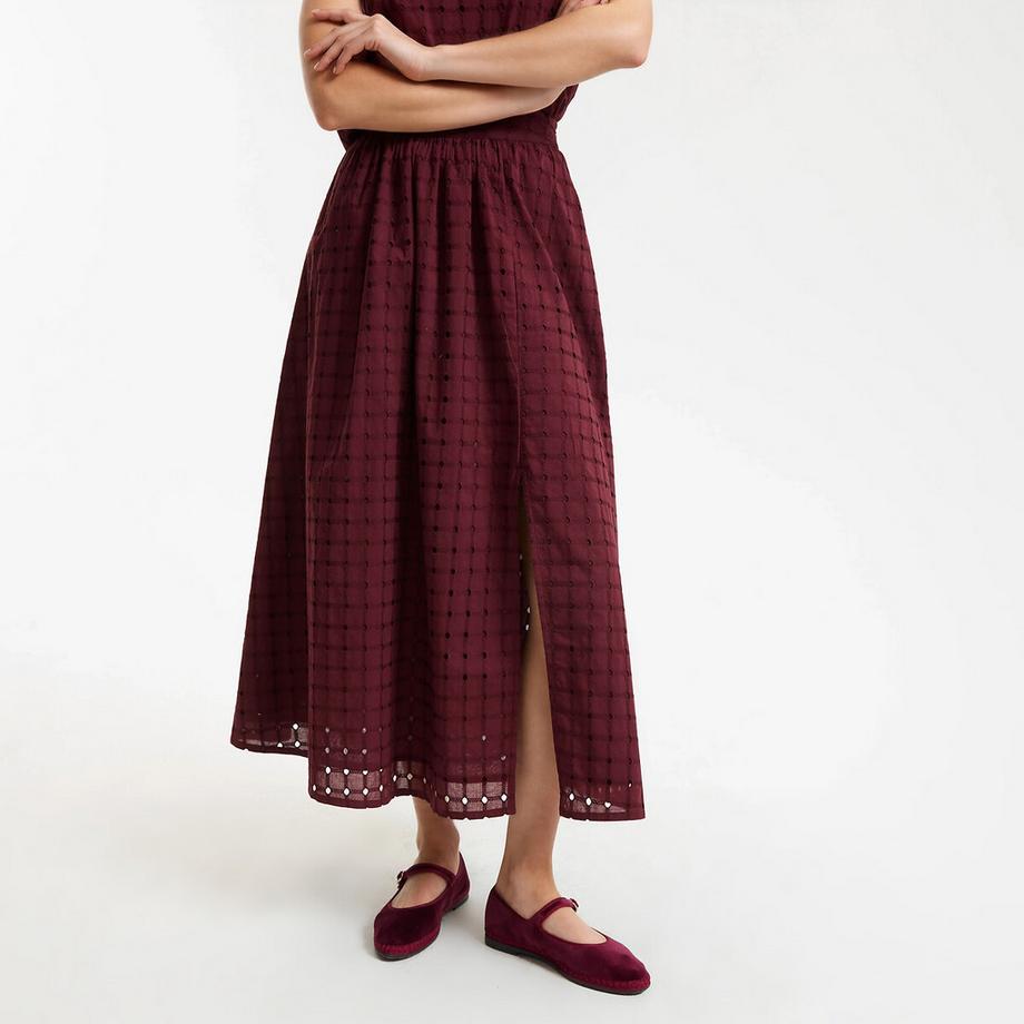 Jupe midi évasée en broderie anglaise