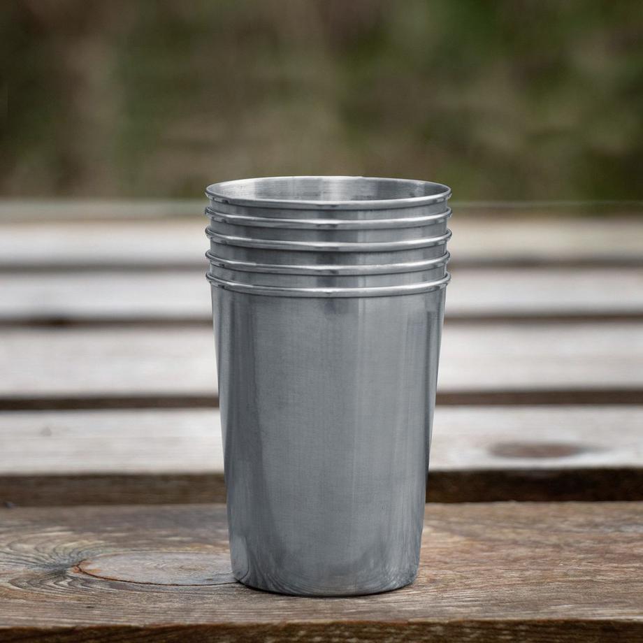 Intirilife Stapelbare Camping Becher (5er-Set)  