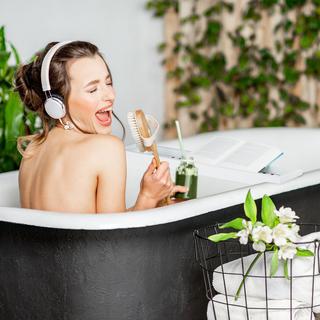 B2X Mensola da bagno in bambù laccato bianco  