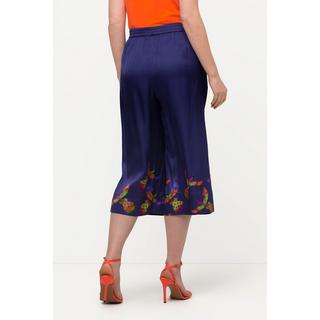 Ulla Popken  Pantaloni a 3/4 modello Mary in raso con cintura elastica e design con volatili 