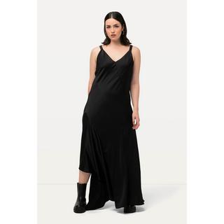 Ulla Popken  Robe maxi en satin, sans manches. Silhouette en A et décolleté en V. 