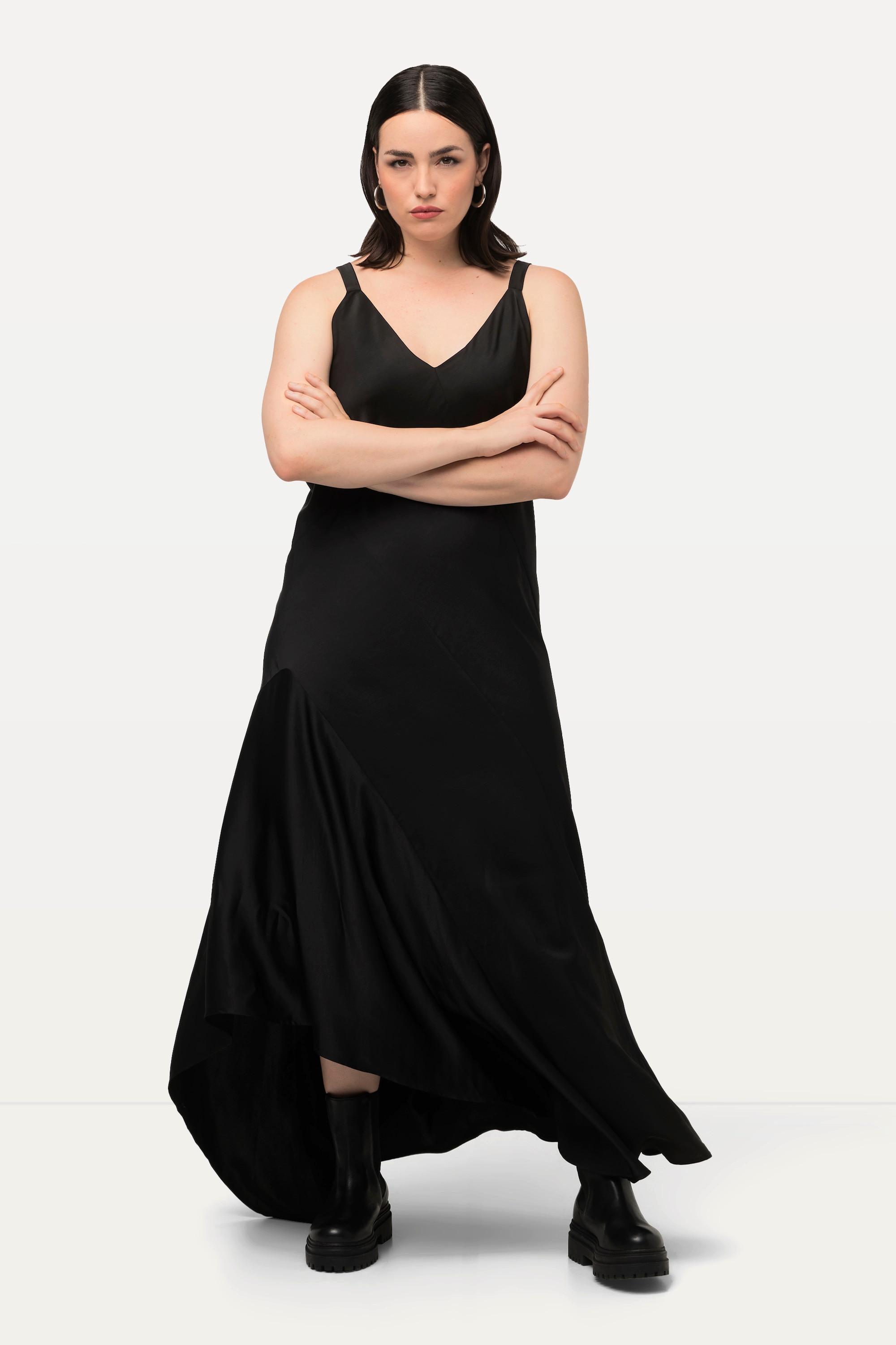 Ulla Popken  Robe maxi en satin, sans manches. Silhouette en A et décolleté en V. 