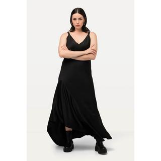 Ulla Popken  Robe maxi en satin, sans manches. Silhouette en A et décolleté en V. 